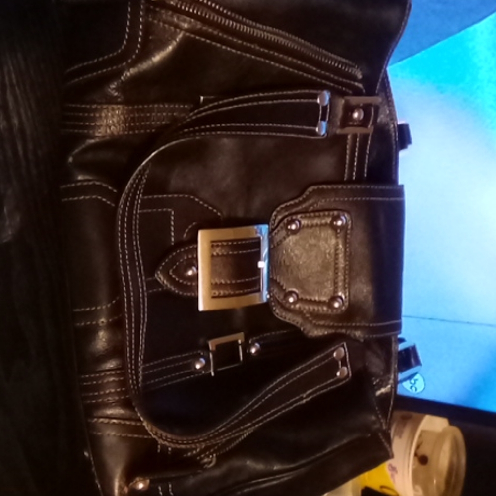Maximum black leather handbag